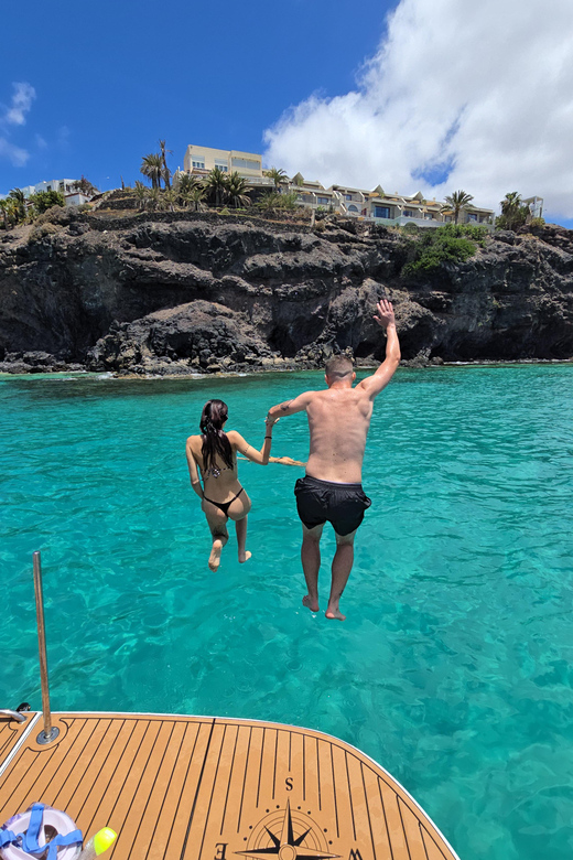 Morro Jable: Boat Tour for Private Group. Food and Drink. - Key Points