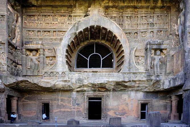 Most Popular 2-Day Guided Tour of Ajanta & Ellora Caves With Car - Pickup and Start Time Details
