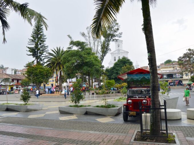 Motorcycle Tour From Medellin to Guatape - Exploring Guatapés Charm