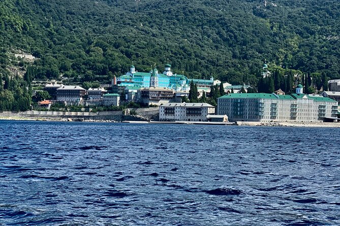 Mount Athos Sightseeing Luxury Cruise With Glassbottom - Onboard Facilities and Amenities