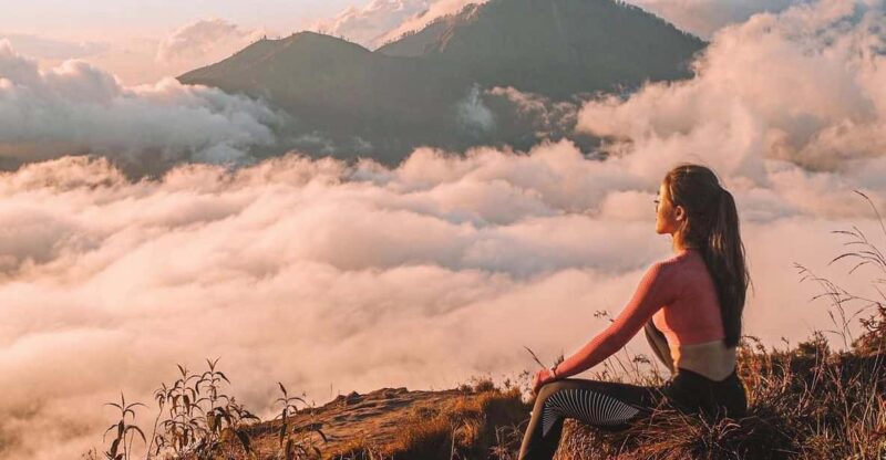 Mount Batur: Sunrise Hike With Local Guide - Guided Experience
