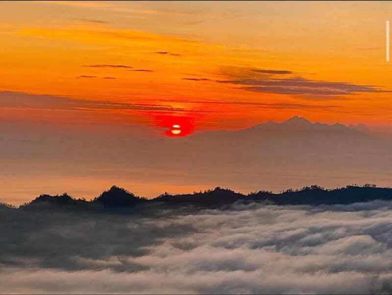 Mount Batur Sunrise Trekking With Breakfast - Key Points