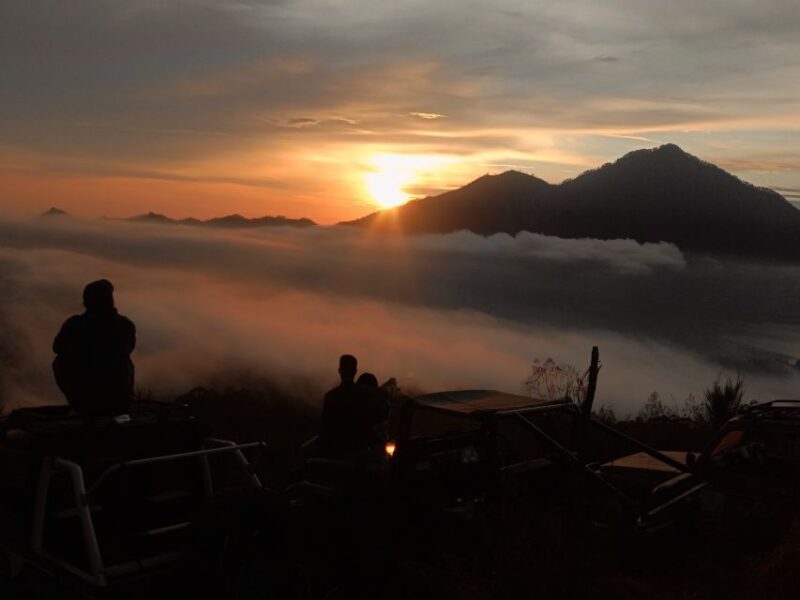Mount Batur: Sunset/Sunrise 4WD Jeep Tour With Photographer - Photographer Services