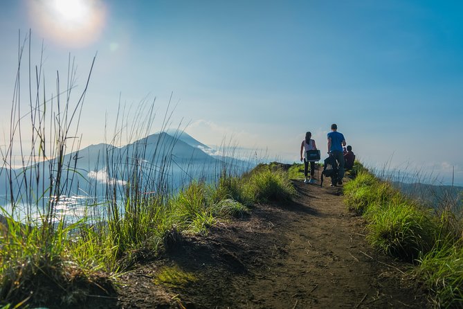 Mount Batur Volcano Sunrise Trekking - All Inclusive - Meeting and Pickup Details