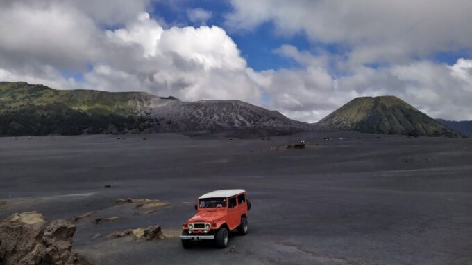 Mount Bromo: Sunrise Guided Tour With Optional Transfer - Customer Reviews