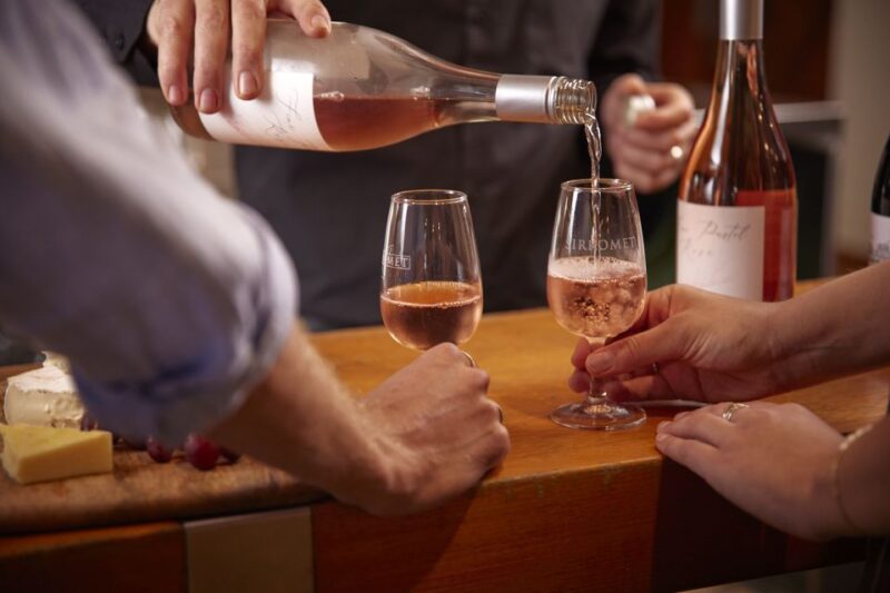 Mount Cotton: Paddock Picnic With Wine Tasting for Two - Whats Included