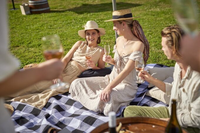 Mount Cotton: Paddock Picnic With Wine Tasting for Two - Scenic Winery Location