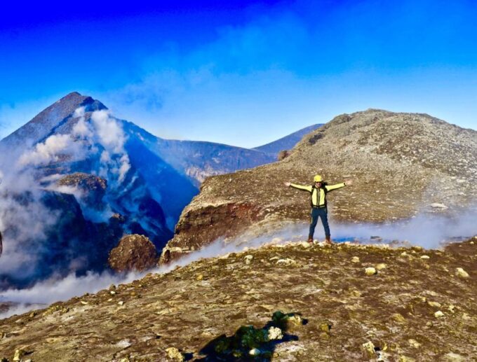 Mount Etna: Central Crater Guided Hike for Advanced Hikers - Guided Tour Expertise