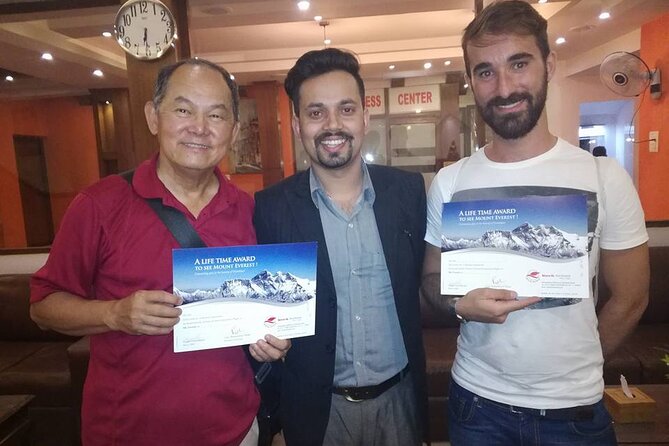 Mount Everest: Fly Over The Highest Himalayan Mountains - Comfort and Amenities on the Flight