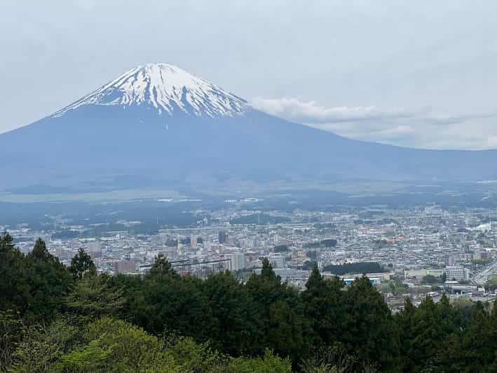 Mount Fuji and Hakone Tour Enjoy Cruise at Lake With Guide - Key Points