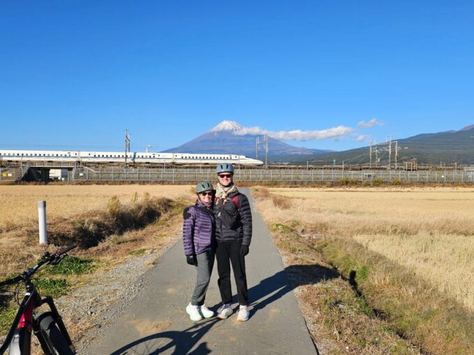 Mount Fuji E-Bike Tour: Explore Nature and History - Exploring Suzukawaminato Park