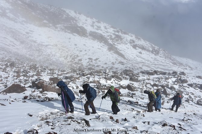Mount Kenya Chogoria-Sirimon Route(5 Days) - Accommodations and Meals