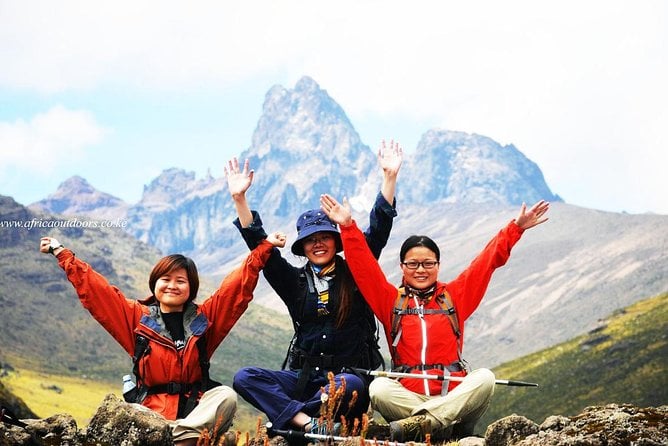 Mount Kenya Sirimon-Sirimon Route(4 Days) - Booking and Availability
