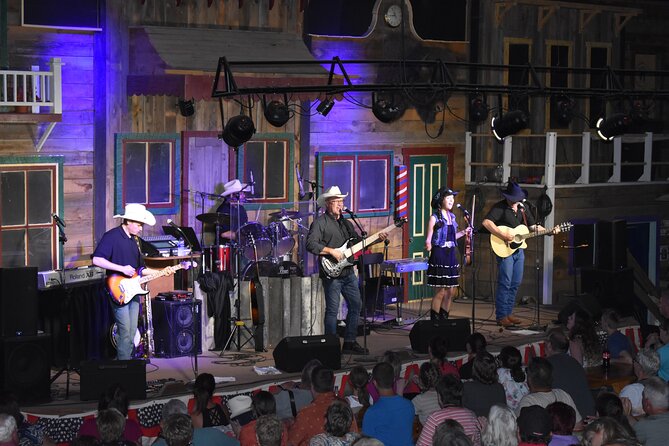 Mount Rushmore and Black Hills Tour With Two Meals and a Music Variety Show - Meals and Entertainment