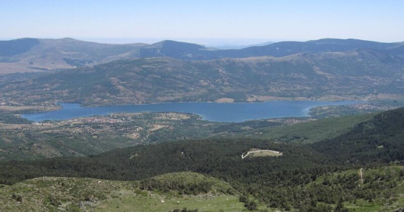 Mountain Lake Canoe Experience From Madrid - Canoeing on Lake Pinilla