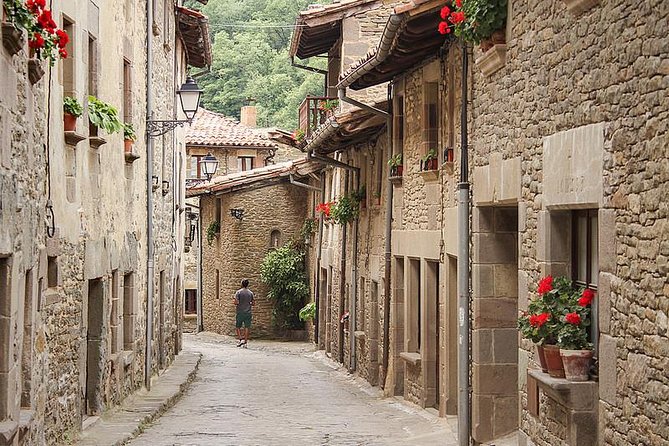Mountains, Towns and Art Multiday Trip From Girona - Pickup and Start Time