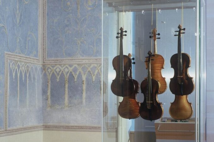 Mozarts Prague: Old Town, Lesser Town & Czech Museum Tour - Tour Inclusions and Participant Info