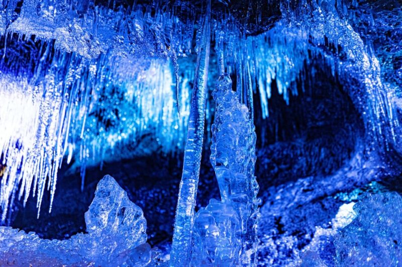 Mt. Fuji Day Tour: Narusawa Ice Cave & All-You-Can-Eat Muscat Grapes - Muscat Grape Indulgence