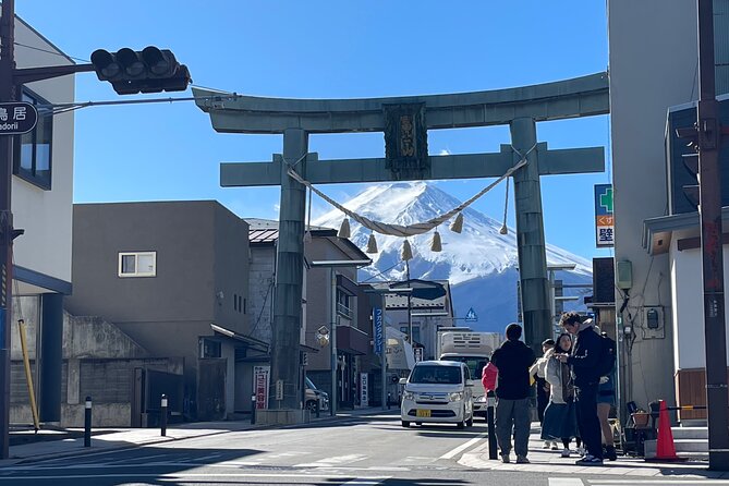 Mt FUJI - Panoramic Tour With Hoto Lunch Sake Samplings and Onsen - Cancellation and Refund Policy