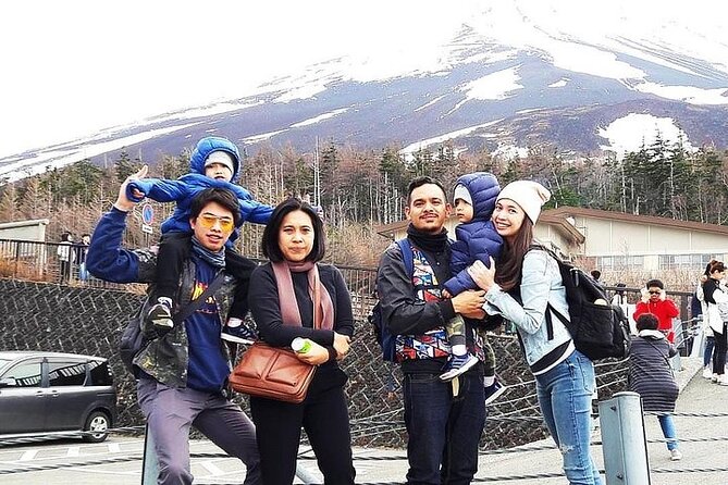 Mt. Fuji Private Tour by Car With English Guide - Meeting and Pickup