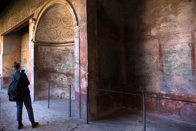 Mt. Vesuvius and Pompeii Day Trip From Naples All Inclusive - Traditional Italian Pizza Lunch