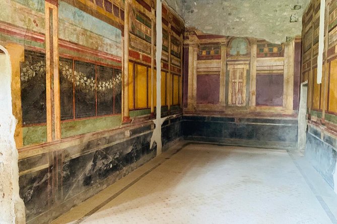 Mt Vesuvius and Pompeii Tour by Bus From Sorrento - Group Size