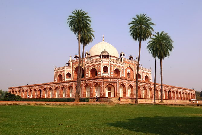 Mughal Heritage Tour Including Lodhi Garden, Humayun Tomb and Akshardham Temple - Discovering Religious Diversity