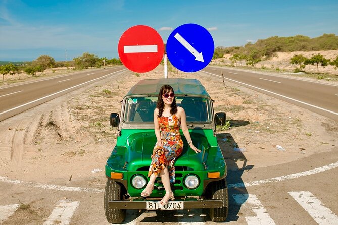 Mui Ne: Sand Dunes Jeep Tour With Friendly English Guide - Visiting the Red Sand Dunes