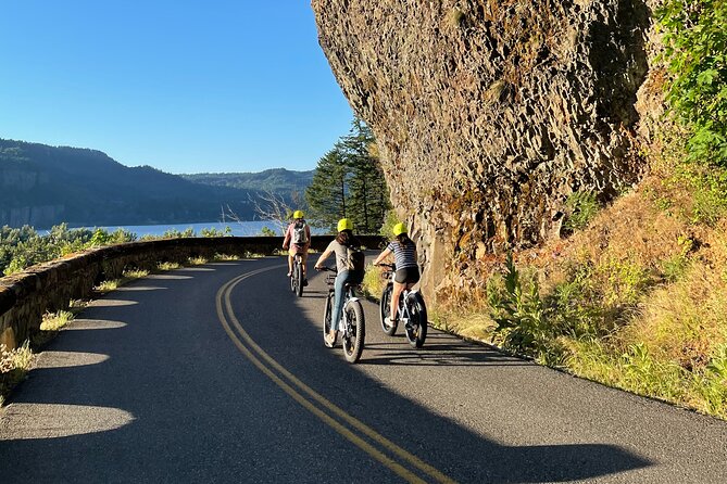 Multnomah Falls E-Bike Waterfall Tour (2+ Hours) - Multnomah Falls and Surroundings