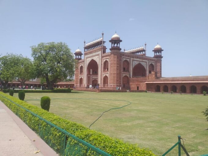 Mumbai Agra Same Day Tour With Return Flights and Lunch - Unforgettable Sightseeing Experience