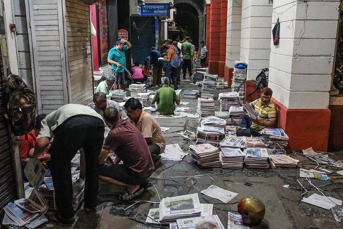 Mumbai at Dawn Tour - Witness the Dabbawala Delivery System
