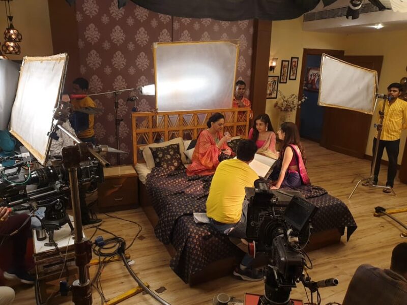 Mumbai: Bollywood Studio Tour With Live Dance Show - Accessibility and Suitability