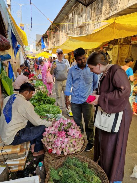 Mumbai by Dawn: Market Tour of Flowers, Fish, and More - Key Points