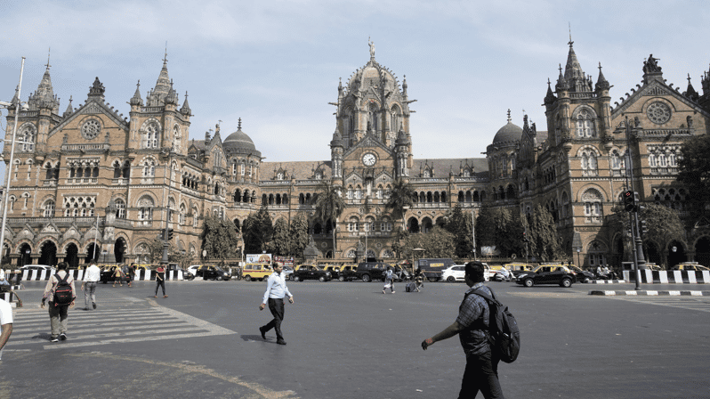 Mumbai: City & Slum Full-Day Exploration - Key Points