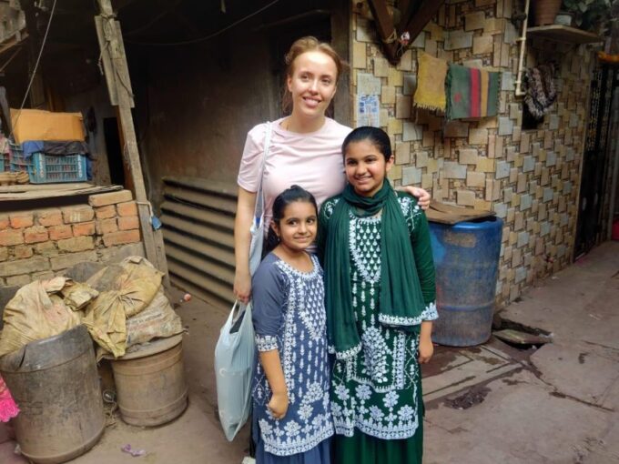 Mumbai: Dabbawalas, Dhobhighat & Dharavi Slum Half Day Tour - Live Tour Guide