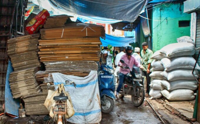 Mumbai: Dharavi Slum Slumdog Millionaire Tour With a Local - Group Size and Language