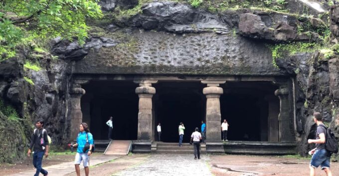Mumbai: Elephanta Caves Guided Tour With Boat Ride - Boat Ride and Scenic Views