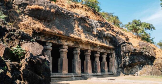Mumbai: Elephanta Caves Private Tour With Ferry Ride - Exploration of Caves