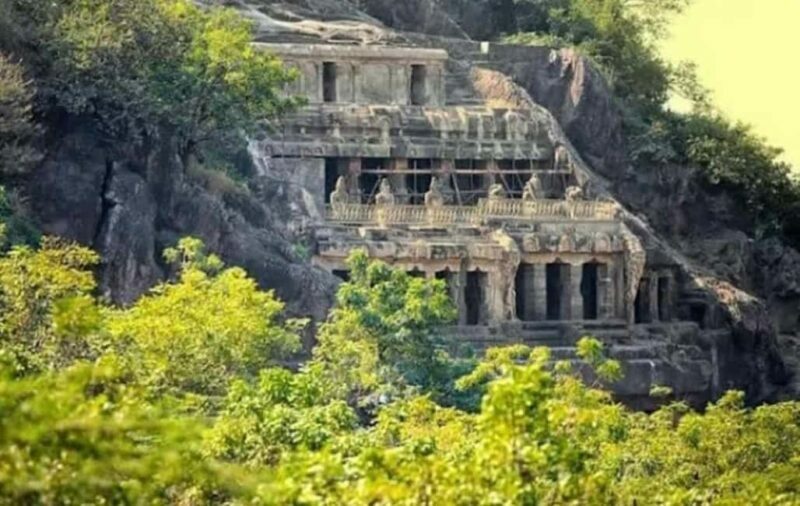 Mumbai: Full-Day Guided City Tour with Elephanta Caves - The Sum Up