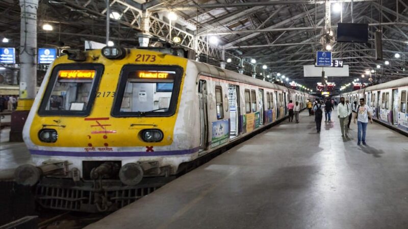 Mumbai: Local Train Ride and City Highlights Day Tour - Key Points