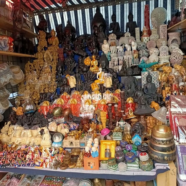 Mumbai Market Walk With Temples - Explore Mumbais Vibrant Landscapes