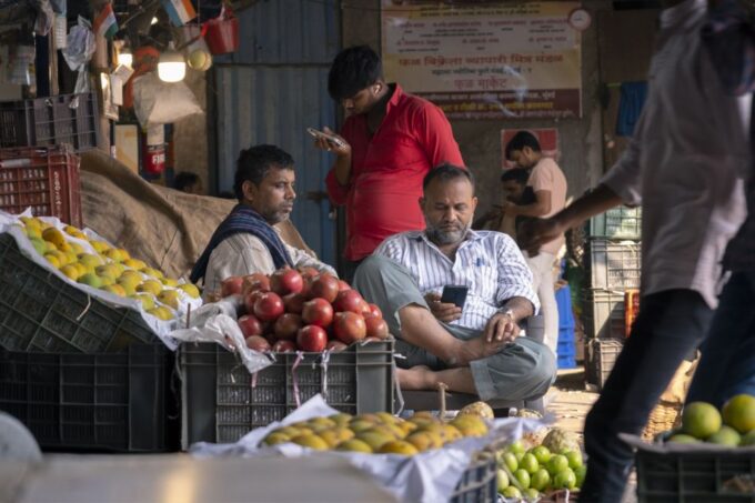 Mumbai Markets & Temples Tour - Sanctuary for Cows