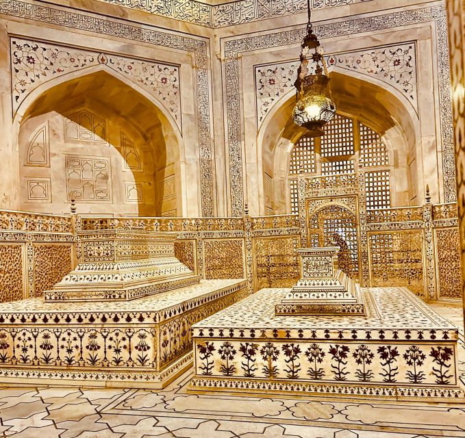 Mumbai: Private 2-Day Delhi & Agra Trip With Flights & Hotel - Taj Mahal and Agra Fort