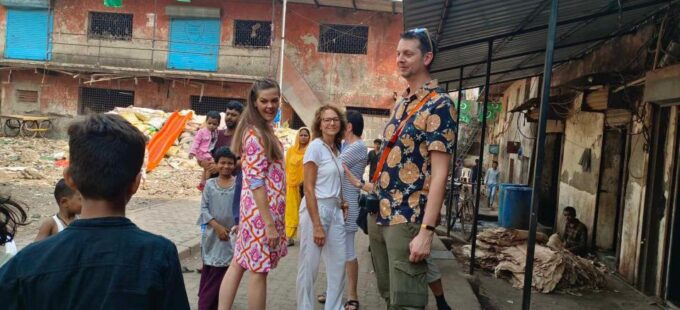 Mumbai: Private Dharavi Slumdog Tour by a Local With Pickup - Exploring Dharavi