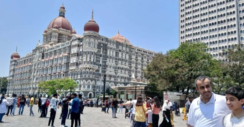 Mumbai: Private Slum & Sightseeing Tour by Car - Itinerary Highlights