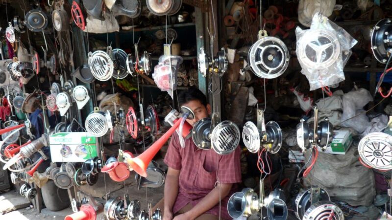 Mumbai: Public Transportation Tour - Transportation and Inclusions