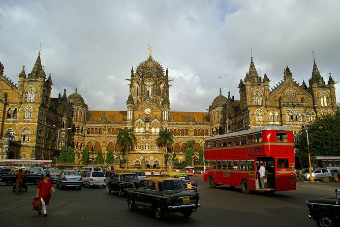 Mumbai Sightseeing Tour by Public Transport With Family Lunch - Accessibility and Suitability