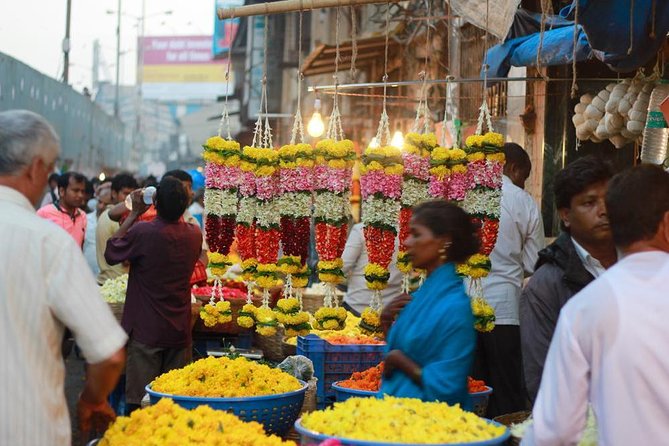 Mumbai Spiritual & Colorful Morning Tour Review - Pickup and Meeting Details