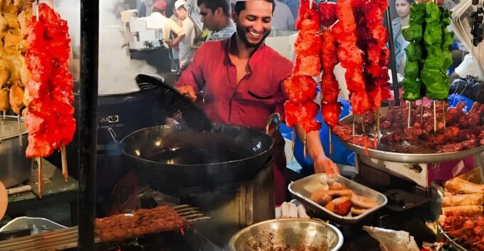 Mumbai: Street Food Tour With Tastings - Group Size