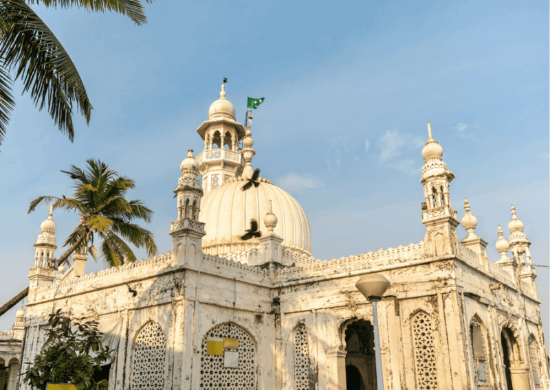 Mumbai: Temples and Shrines Guided Walking Tour - Key Points